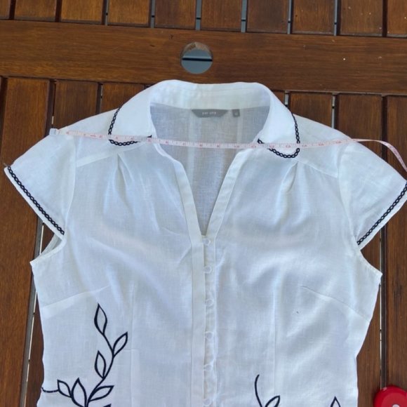 White Linen Flower Embroidered Button Front Blouse EUC UK Size 12 - Picture 8 of 16